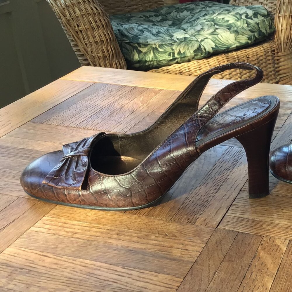 Brown Leather Crocodile Pump Heels Sling Back Bow Detail Nine West 8.5 M - Picture 2 of 6